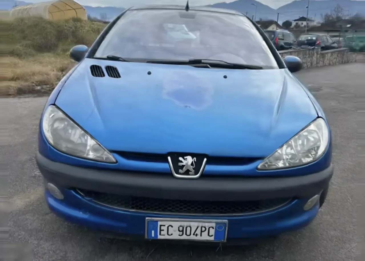 Peugeot 206 · foto 1